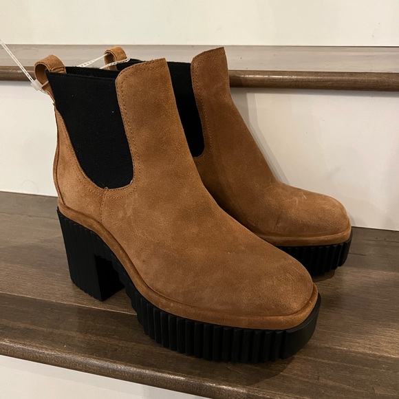 Gianni Bini Platform Boots - Picture 4 of 8